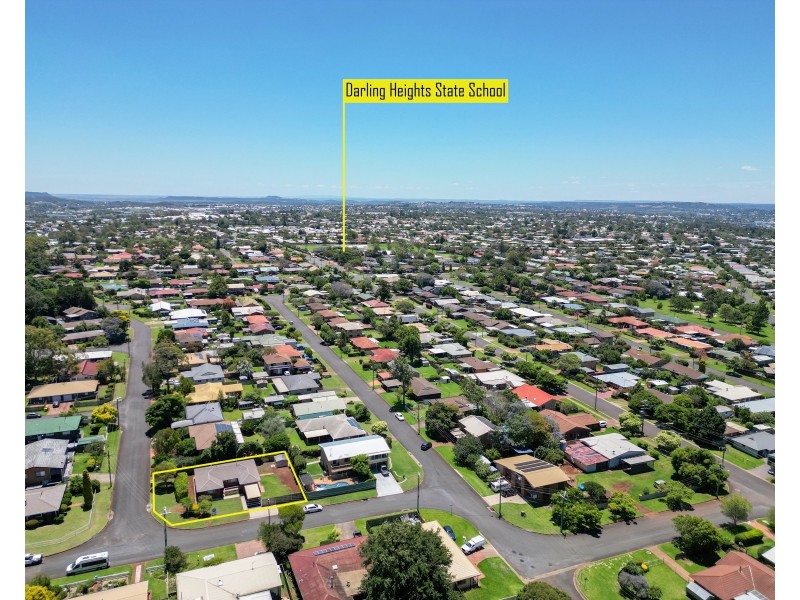 1 Regent Street, Darling Heights QLD 4350