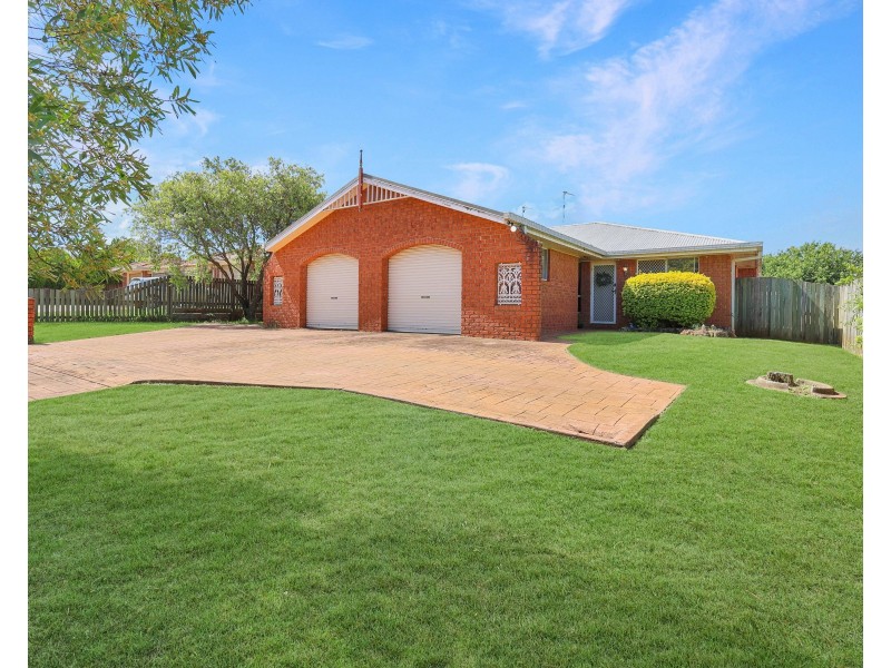 2/3 Gabrielle Street, Kearneys Spring QLD 4350