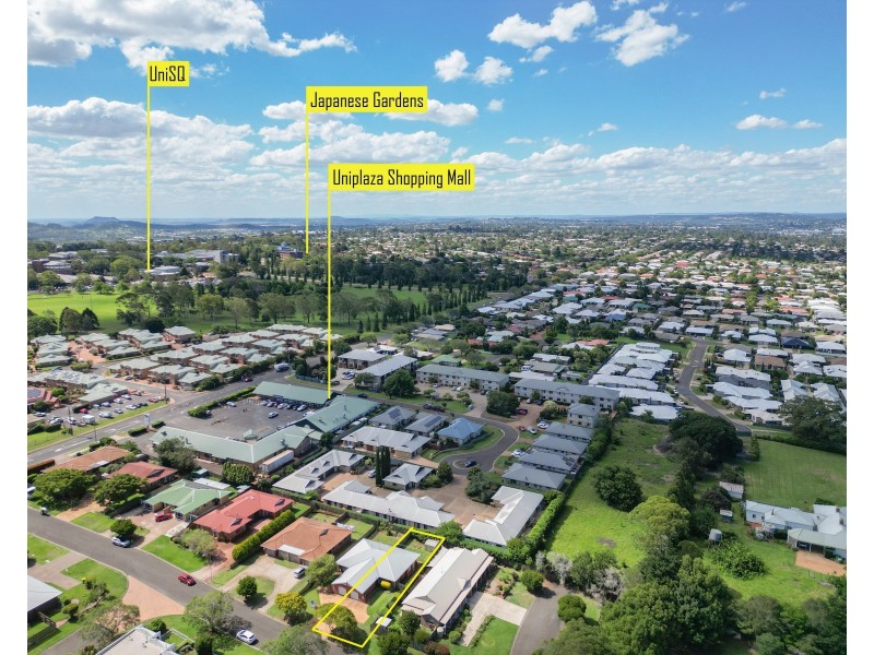 2/3 Gabrielle Street, Kearneys Spring QLD 4350