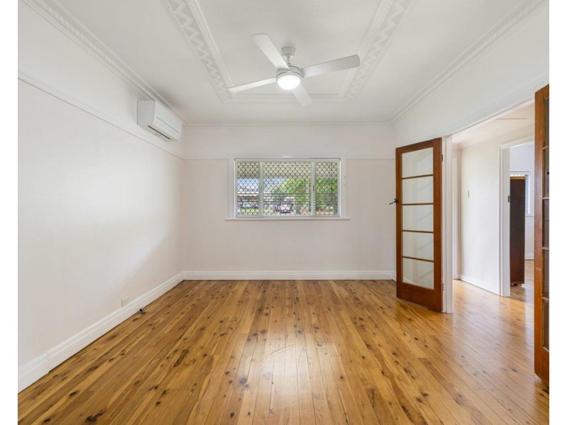 737 Ruthven Street, South Toowoomba QLD 4350