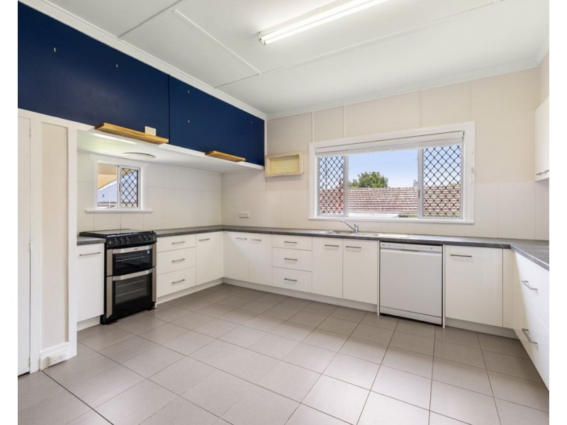 737 Ruthven Street, South Toowoomba QLD 4350