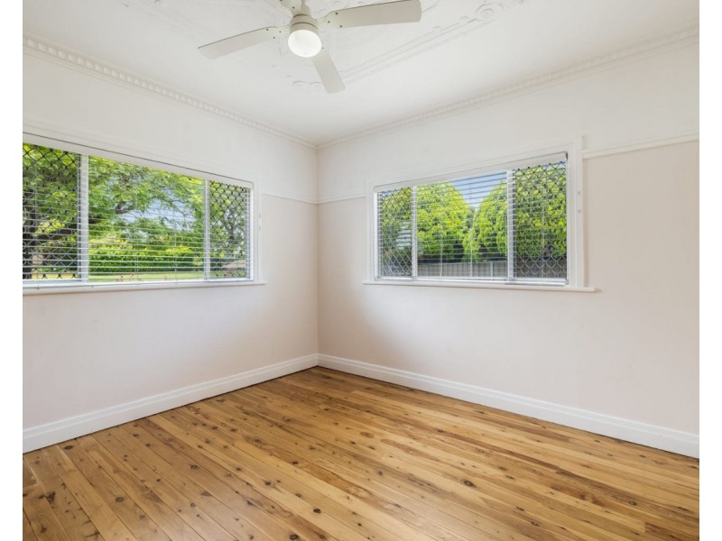 737 Ruthven Street, South Toowoomba QLD 4350