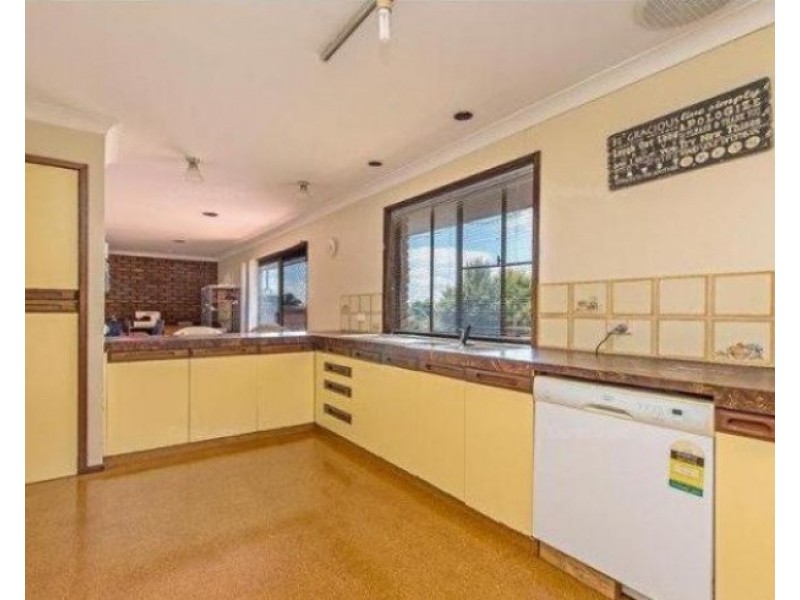 43 Champagne Crescent, Wilsonton Heights QLD 4350