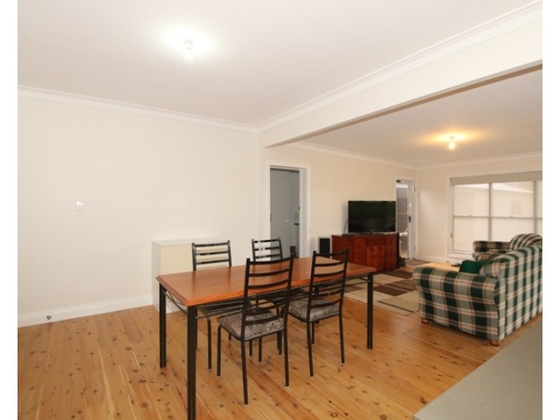 1a Wallace Street, Newtown QLD 4350