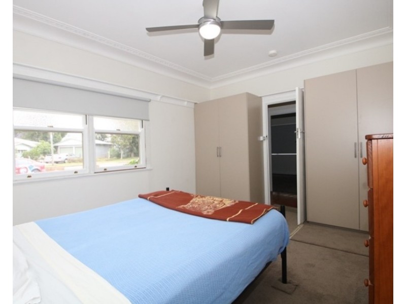 1a Wallace Street, Newtown QLD 4350