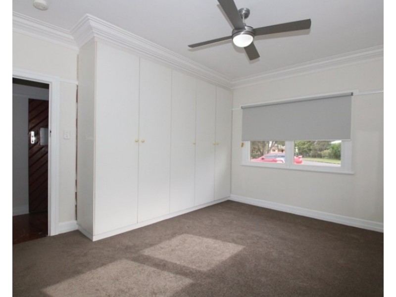 1a Wallace Street, Newtown QLD 4350