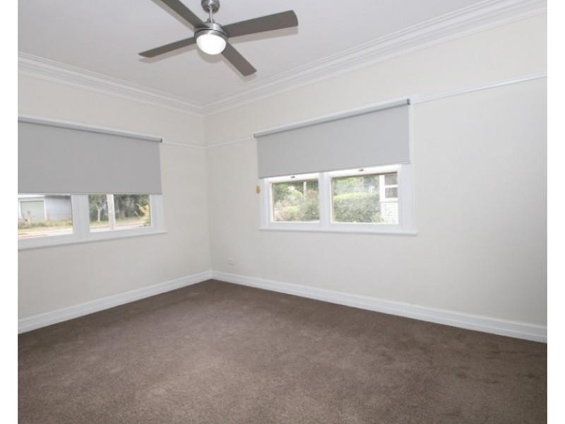 1a Wallace Street, Newtown QLD 4350