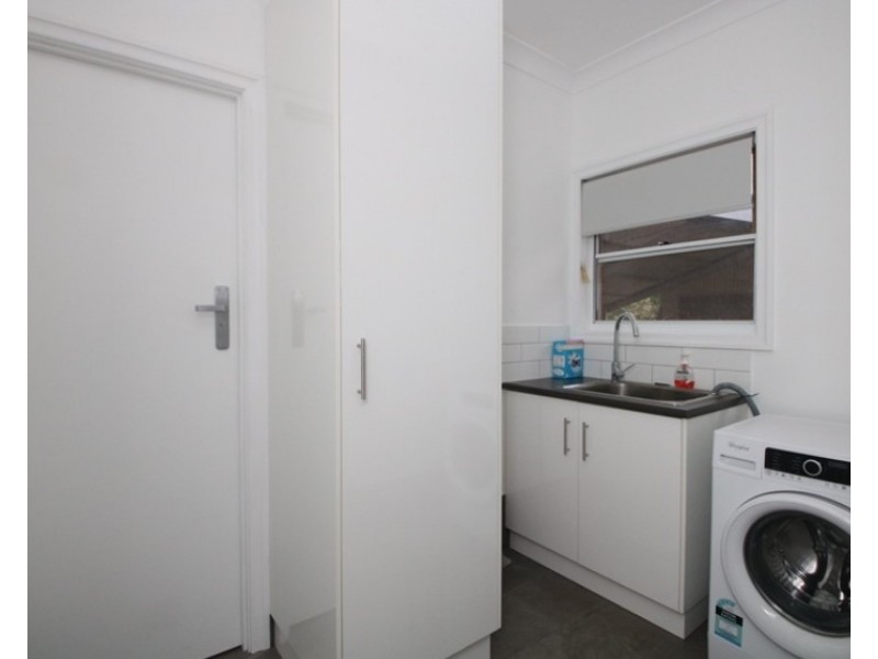 1a Wallace Street, Newtown QLD 4350