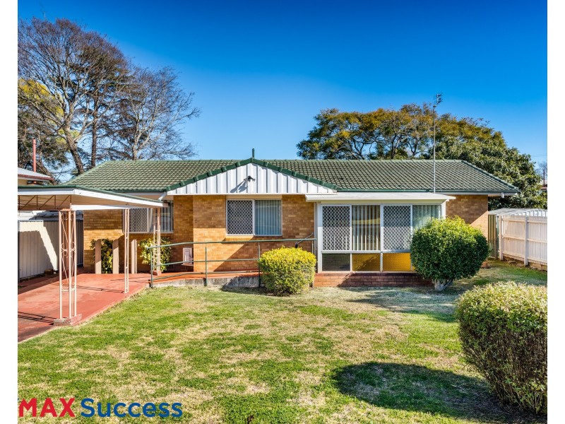3 Clyde Street, Mount Lofty QLD 4350