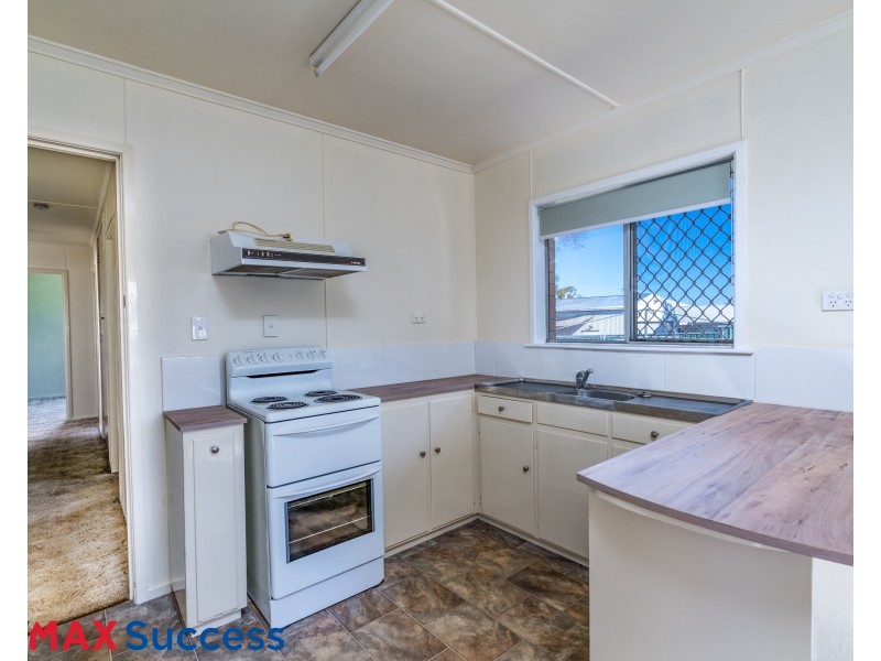 3 Clyde Street, Mount Lofty QLD 4350