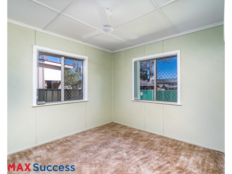 3 Clyde Street, Mount Lofty QLD 4350