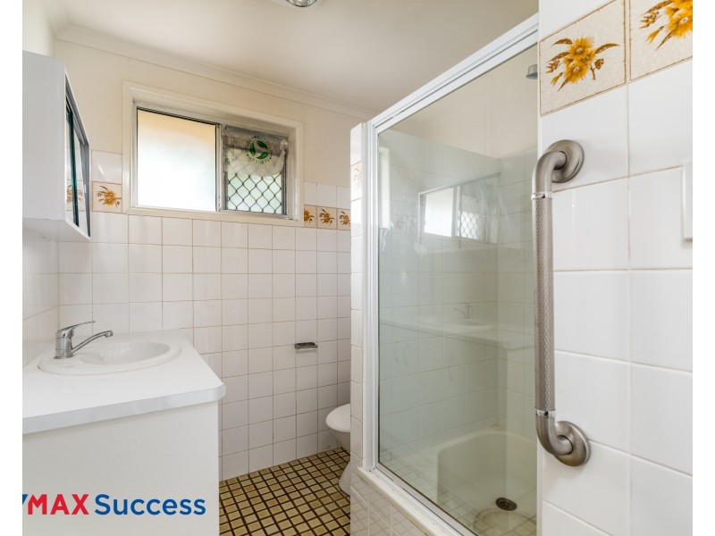 2/41 Hursley Road, Newtown QLD 4350