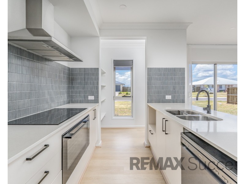 7 Abbeyfeale Circuit, Meringandan West QLD 4352