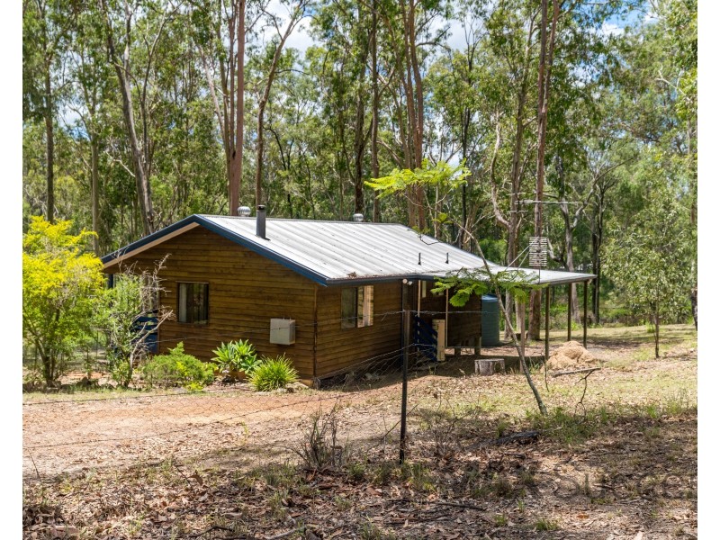 128 Koreelah Street, Upper Lockyer QLD 4352