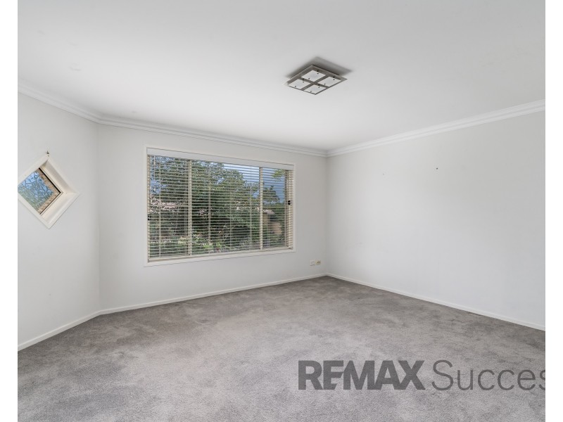 12 Windemere Terrace, Mount Lofty QLD 4350