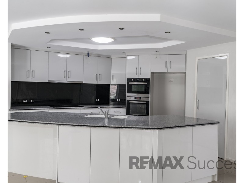 12 Windemere Terrace, Mount Lofty QLD 4350