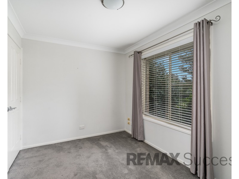 12 Windemere Terrace, Mount Lofty QLD 4350