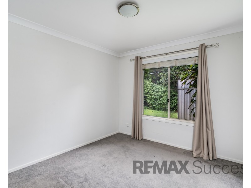 12 Windemere Terrace, Mount Lofty QLD 4350