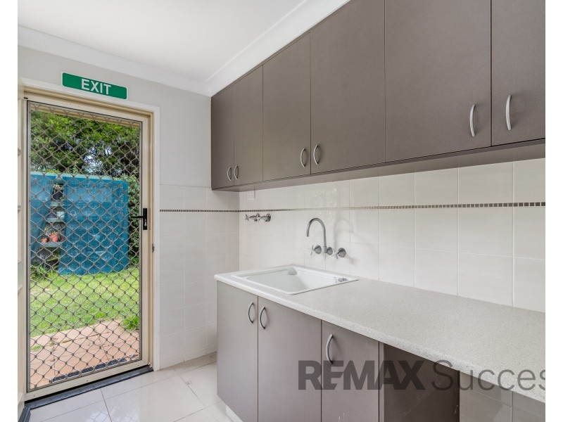 12 Windemere Terrace, Mount Lofty QLD 4350