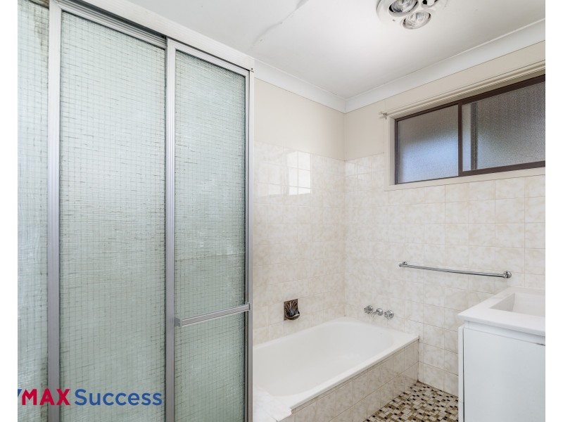 15 Aruma Street, Wilsonton Heights QLD 4350