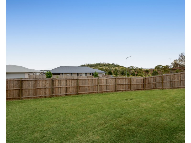 10 Rivergum Esplanade, Cotswold Hills QLD 4350