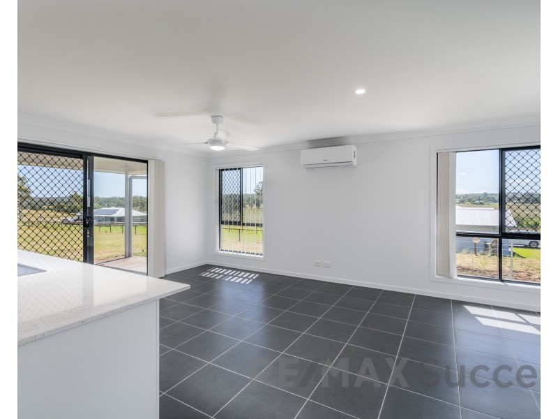 15 Aquila Drive, Meringandan West QLD 4352