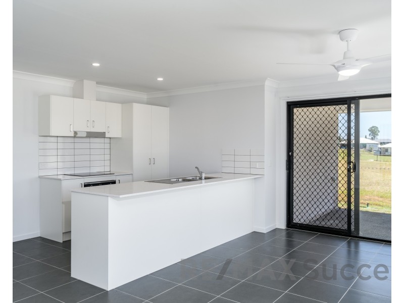 15 Aquila Drive, Meringandan West QLD 4352