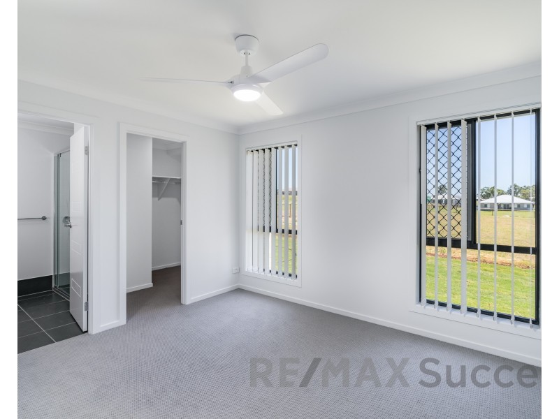 15 Aquila Drive, Meringandan West QLD 4352