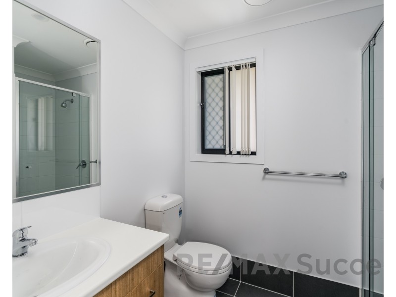 15 Aquila Drive, Meringandan West QLD 4352