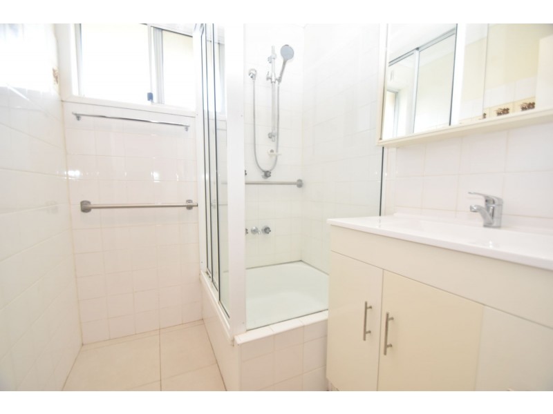 2/24 Chopin Street, Rockville QLD 4350