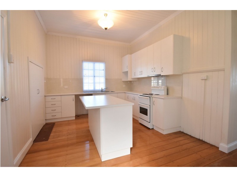 12 John Street, East Toowoomba QLD 4350