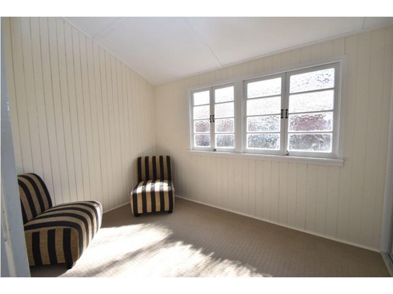 12 John Street, East Toowoomba QLD 4350