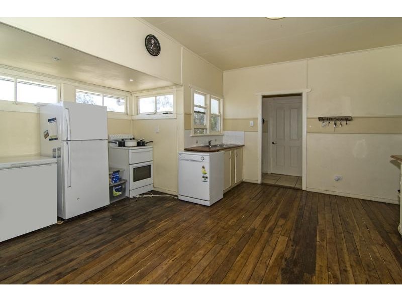 5 Scott Road, Jondaryan QLD 4403