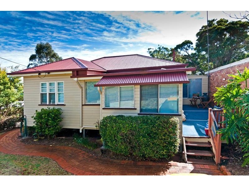 15 Adam St, North Toowoomba QLD 4350