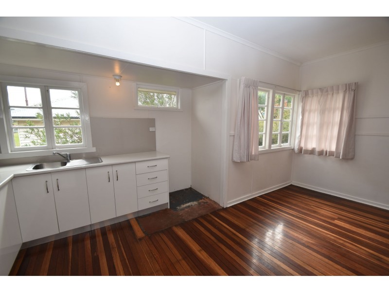 25 Yeates Street, Harlaxton QLD 4350