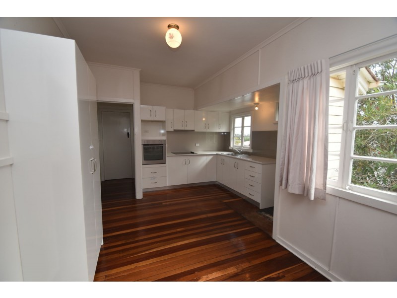 25 Yeates Street, Harlaxton QLD 4350