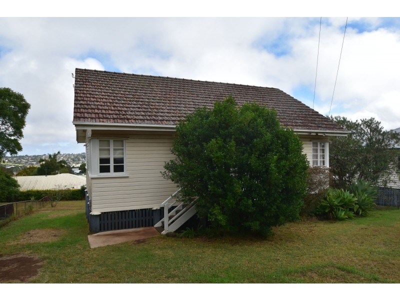 25 Yeates Street, Harlaxton QLD 4350