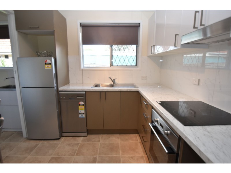 1/8 John St, East Toowoomba QLD 4350