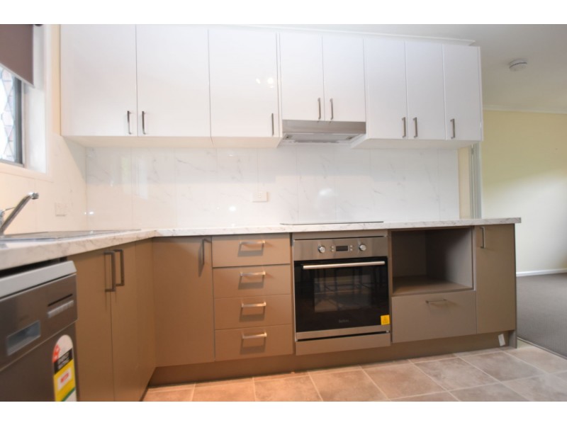 1/8 John St, East Toowoomba QLD 4350