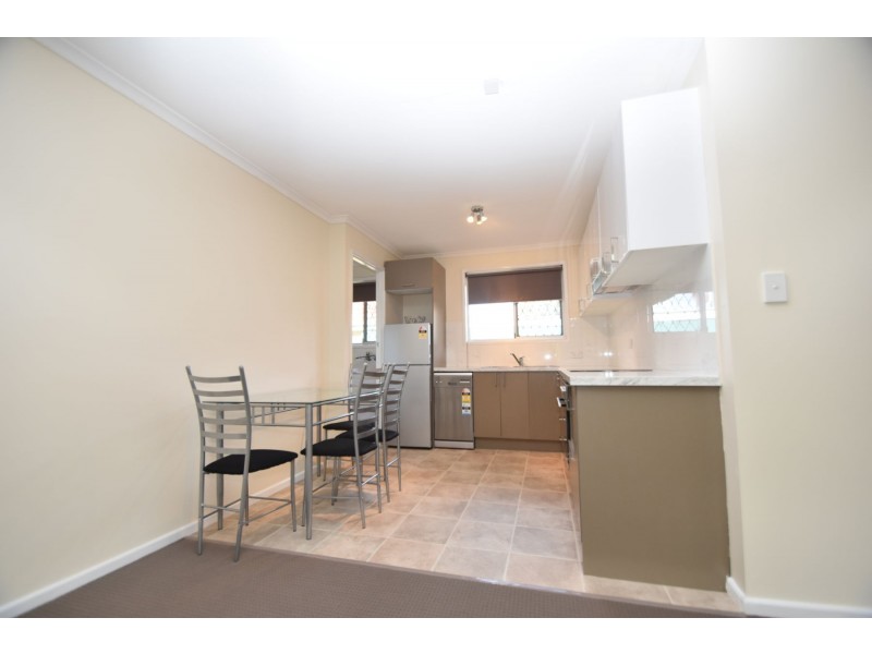 1/8 John St, East Toowoomba QLD 4350