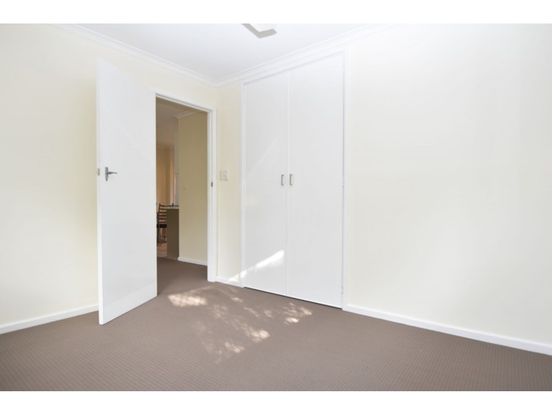 1/8 John St, East Toowoomba QLD 4350