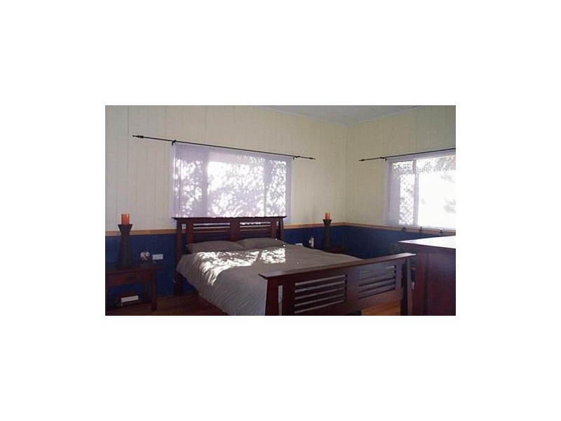85 West St, Newtown QLD 4350