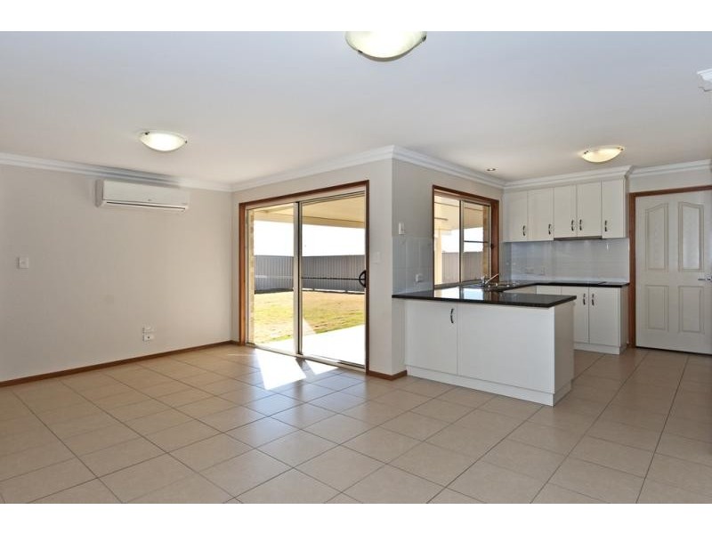 17 McMorrow Street, Kearneys Spring QLD 4350