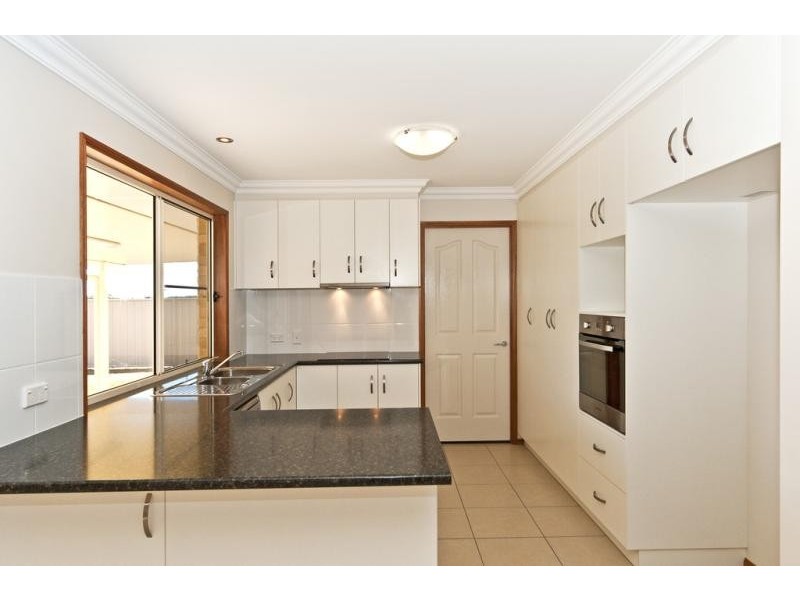 17 McMorrow Street, Kearneys Spring QLD 4350