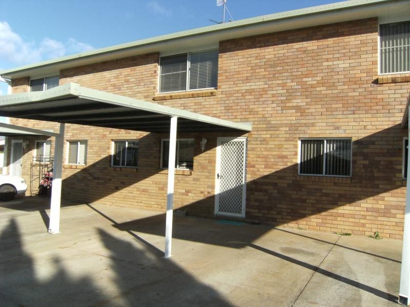 2/17 Hoepper Street, Kearneys Spring QLD 4350