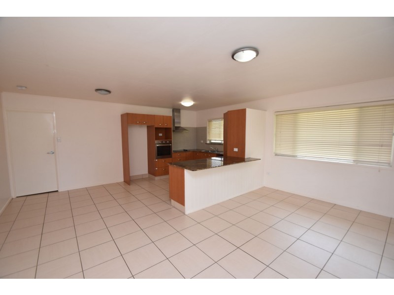 2/24 Wentworth Street, Centenary Heights QLD 4350