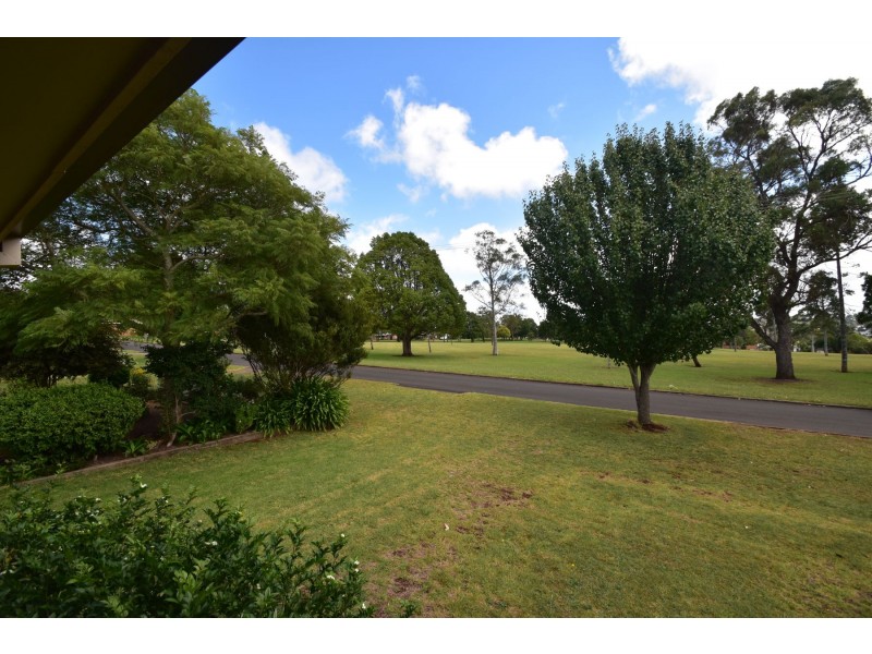 2/24 Wentworth Street, Centenary Heights QLD 4350