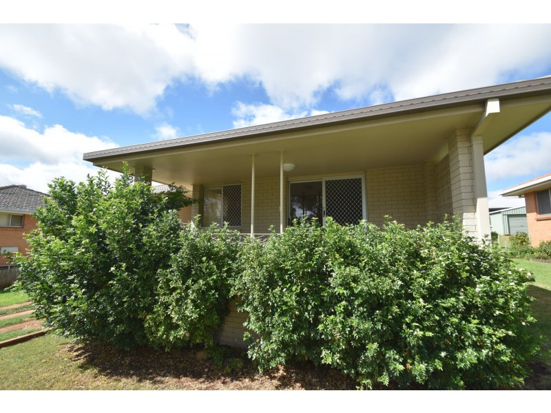 2/24 Wentworth Street, Centenary Heights QLD 4350