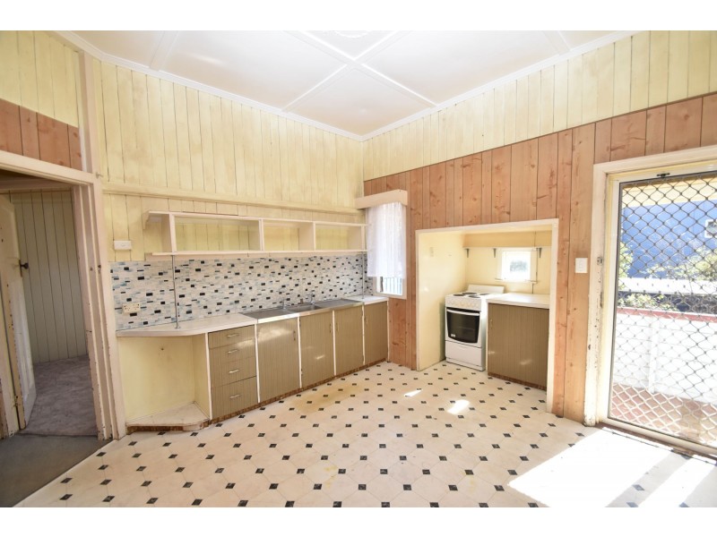 9 William Street, East Toowoomba QLD 4350