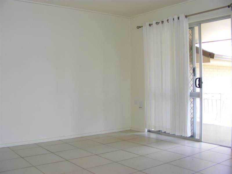 1/24 Wentworth St, Centenary Heights QLD 4350